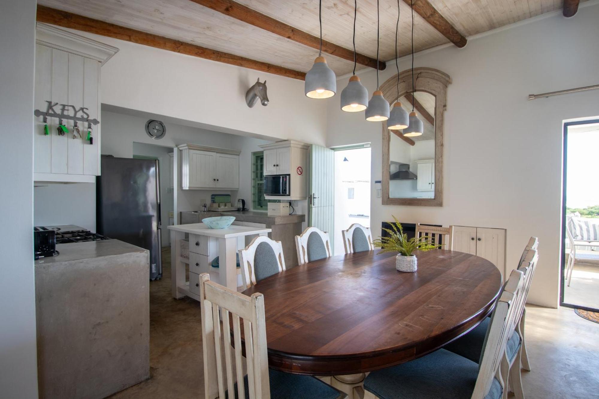 Over The Moon Holiday home Paternoster